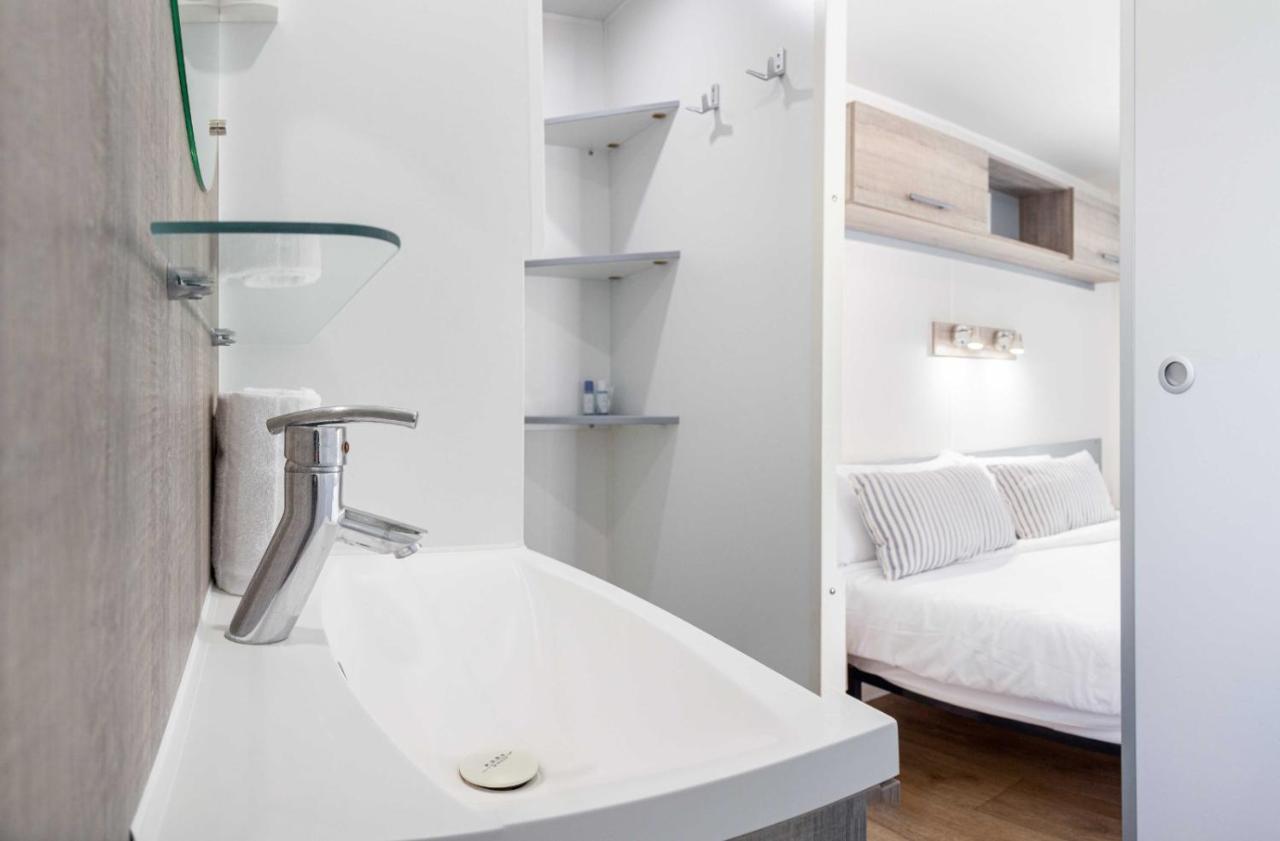 Camping Vila Village Sant Feliu de Buixalleu 外观 照片