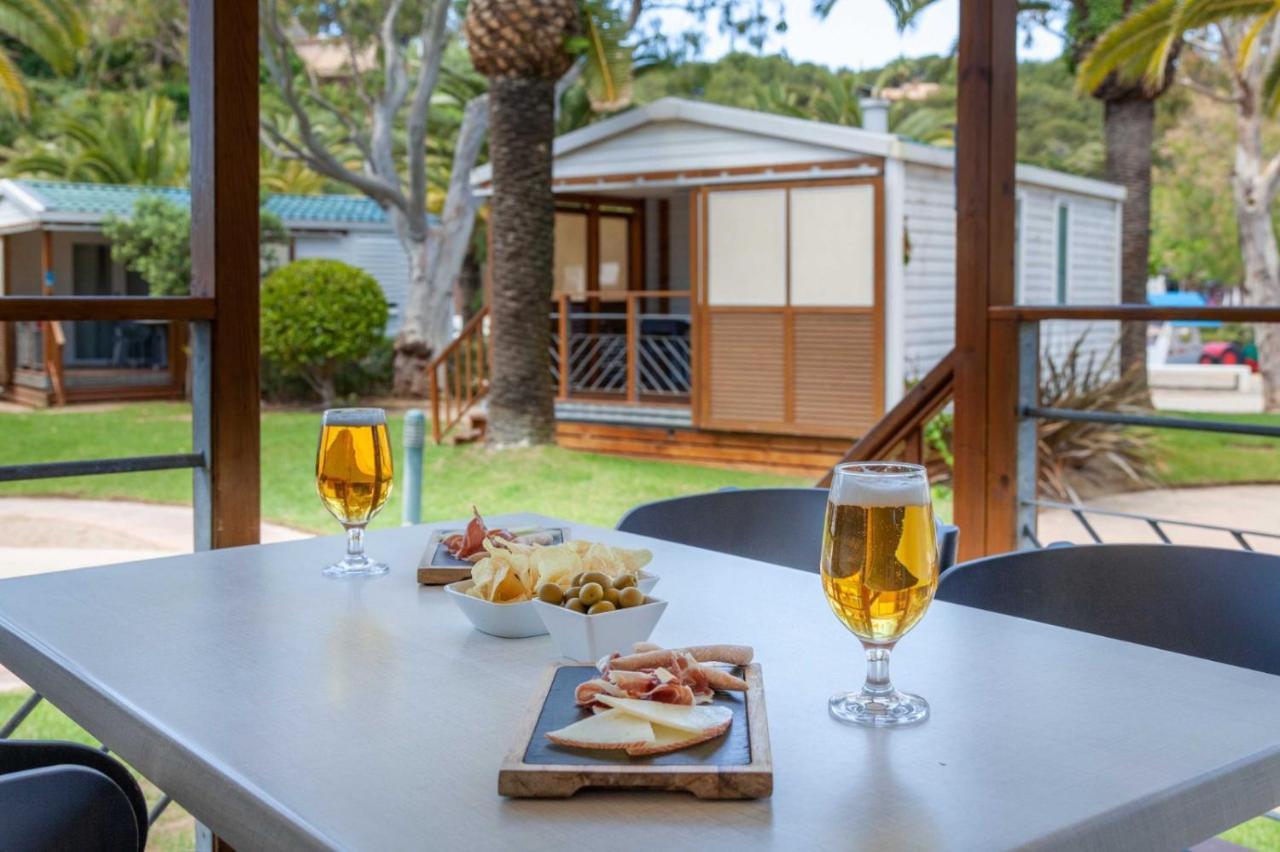 Camping Vila Village Sant Feliu de Buixalleu 外观 照片